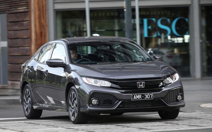  Honda Civic VTi-S Hatchback 2017 года  (AU) (фото 11 из 19)